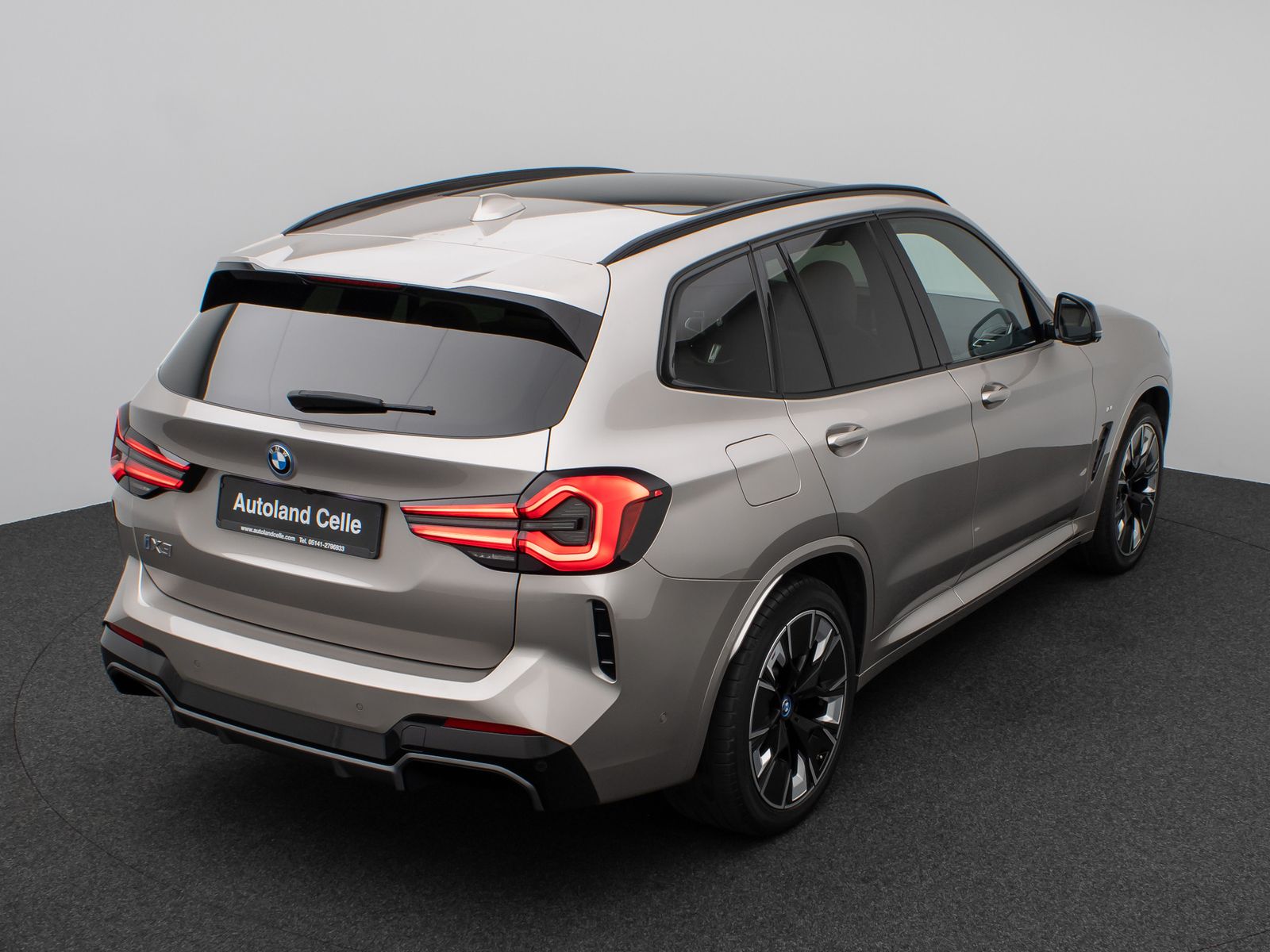 Fahrzeugabbildung BMW iX3 Impressive M Sport Panorama Laser HUD H/K