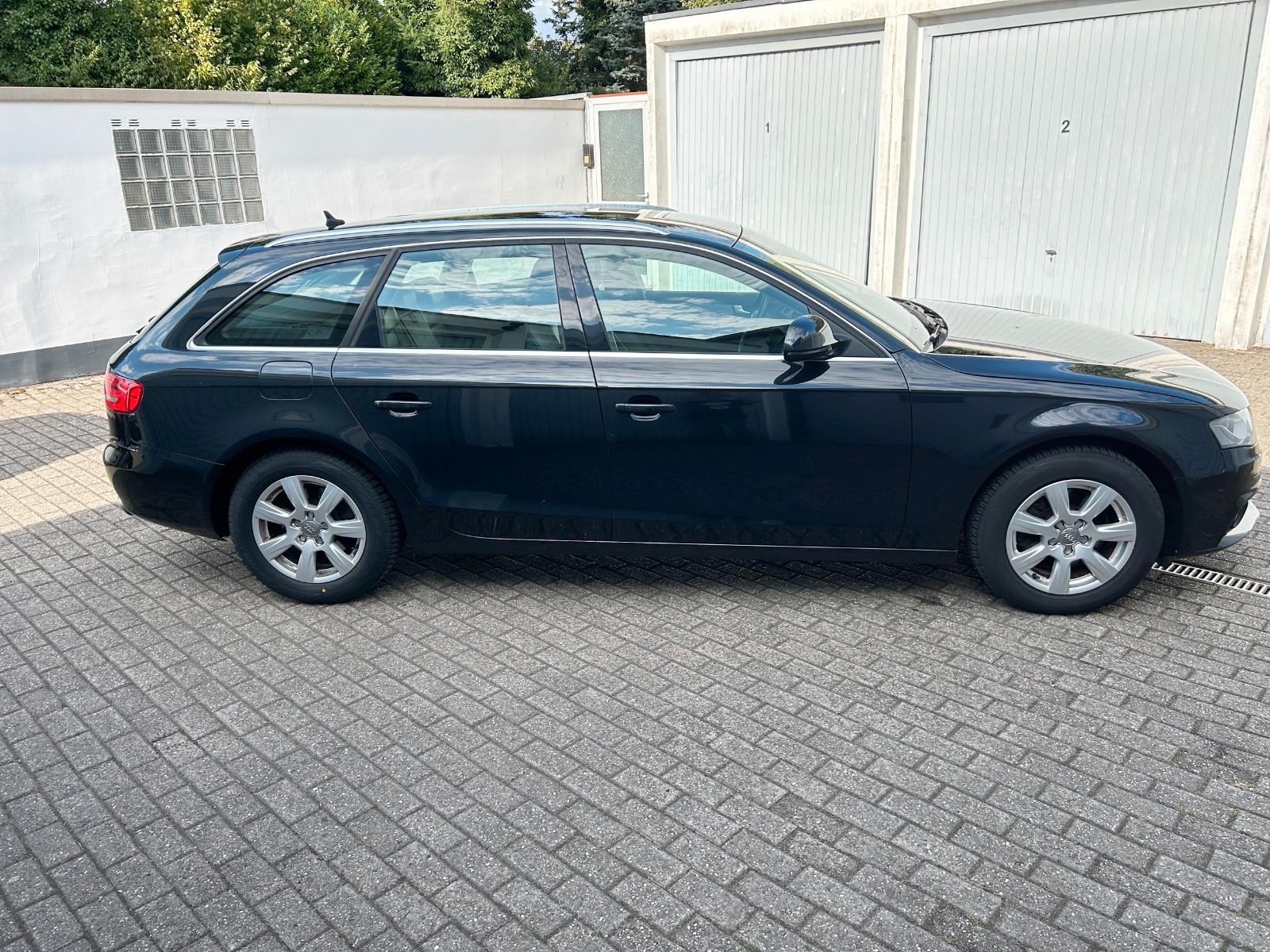 Audi A4 2009 — photo 34