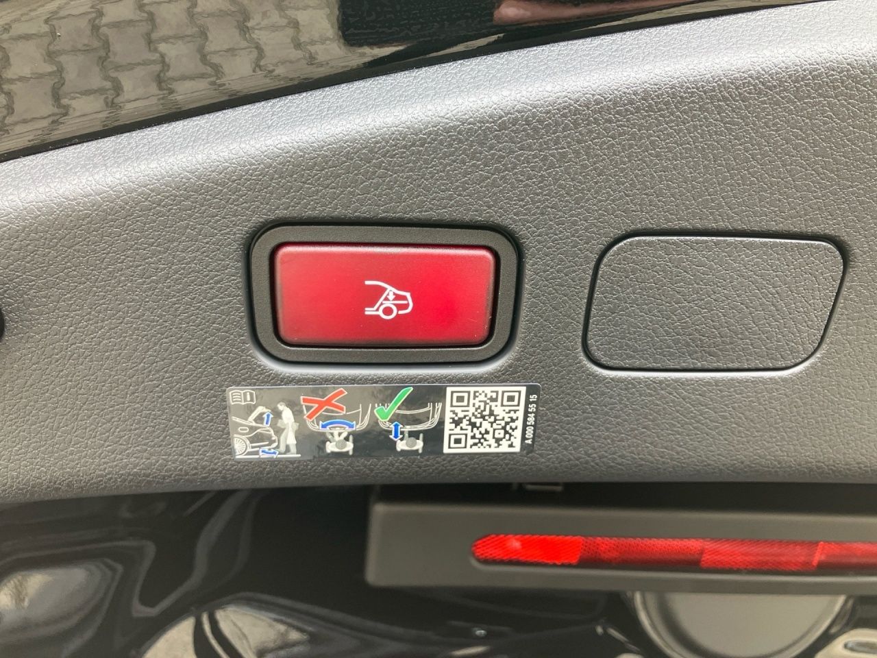 Fahrzeugabbildung Mercedes-Benz CLE 200 Cabrio AMG Distronic Memory Airscarf