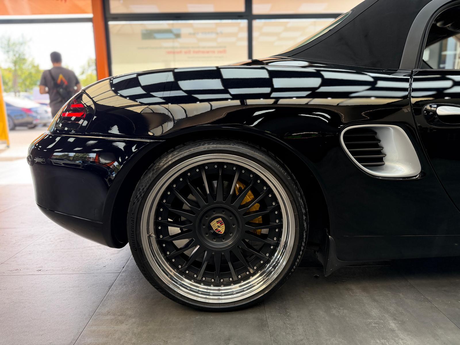 Porsche Boxster 986 2.7 | 220 ch | BVM | Cuir partiel beige | GPS | Régulateur de vitesse | Suspension sport
