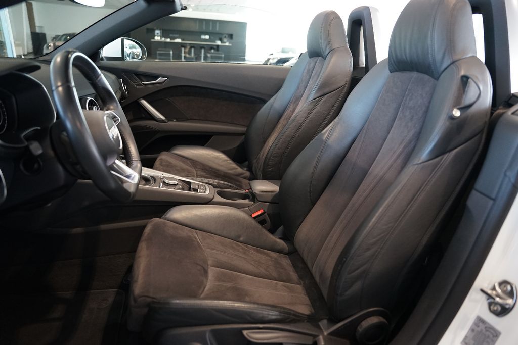 AUDI TT Roadster 1.8 TFSI | MMI | Xenon | Alcantara AUDI TT Roadster 1.8 TFSI | MMI | Xenon | Alcantara