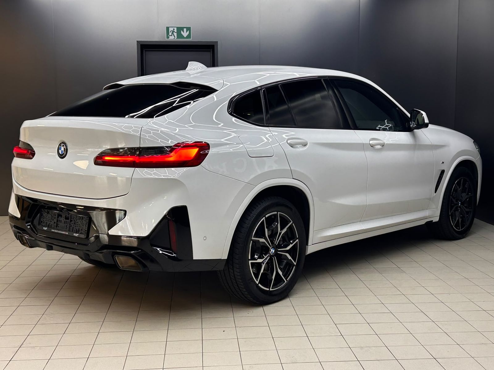 Fahrzeugabbildung BMW X4 xDr M Sport SHADO+LEDER+LED+NAVI+KAMER+TEMP+