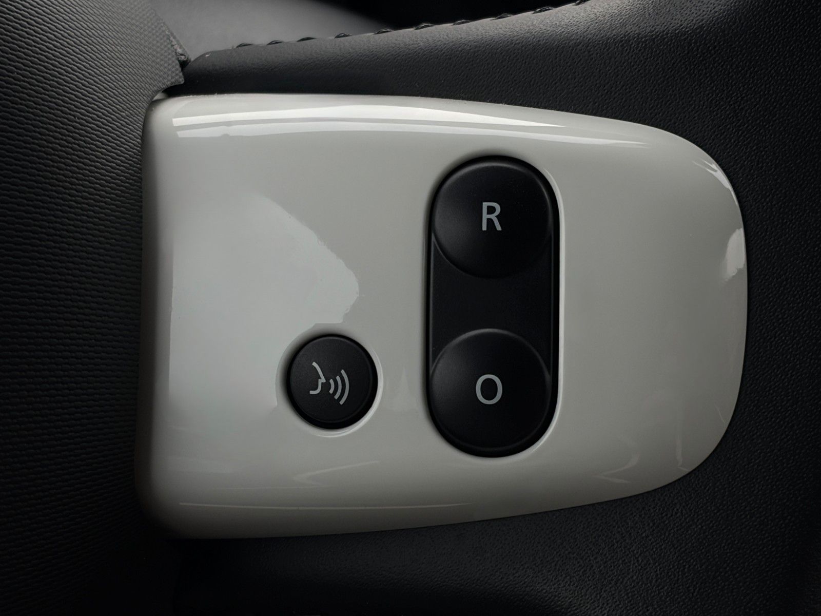 Fahrzeugabbildung Renault Twingo Vibes Electric Tempomat Carplay CAM SHZ