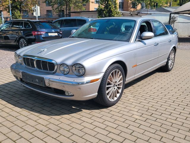 Jaguar XJ 4.2 V8*XENON*PDC*LEDER*ALU*NAVI