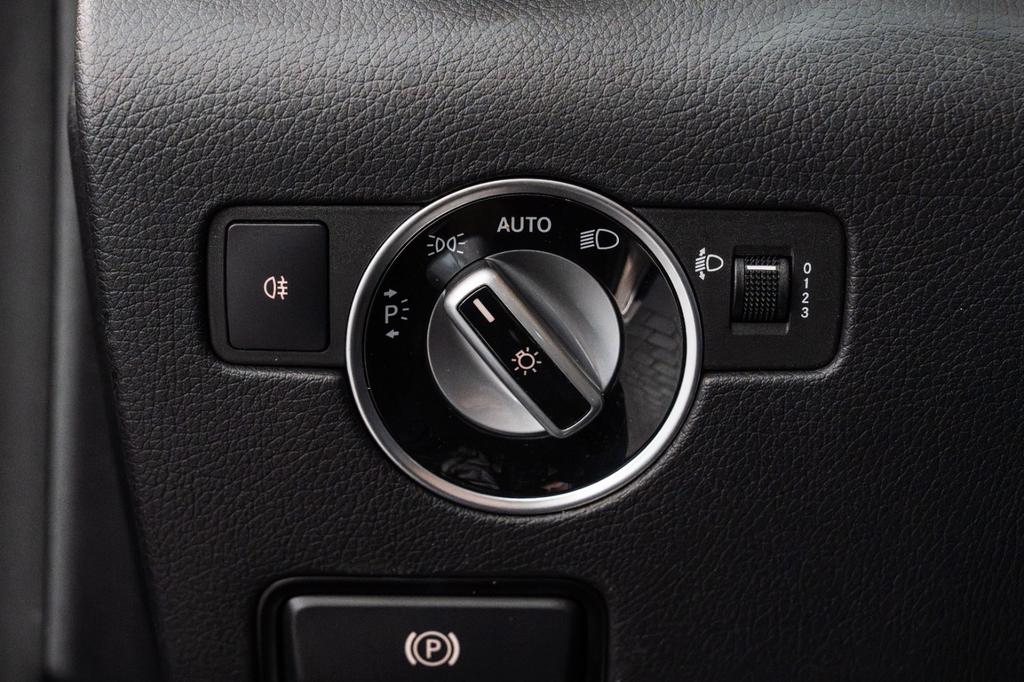 Mercedes-Benz SLC 300