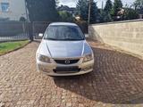 Mazda 323 / BJ 2001 - Mazda 323 von privat