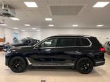 BMW X7xD30d/HUD/Pano/SoftC/360°/MassaBelüfStz/PureEx - mit Diesel-Antrieb: Massagesitze