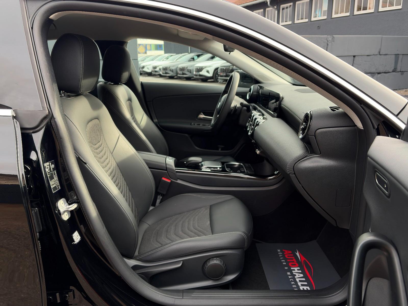 Mercedes-Benz CLA 180 SB SHZ LKA TEMP MBUX Navi Wifi CarPlay, миниатюра 28