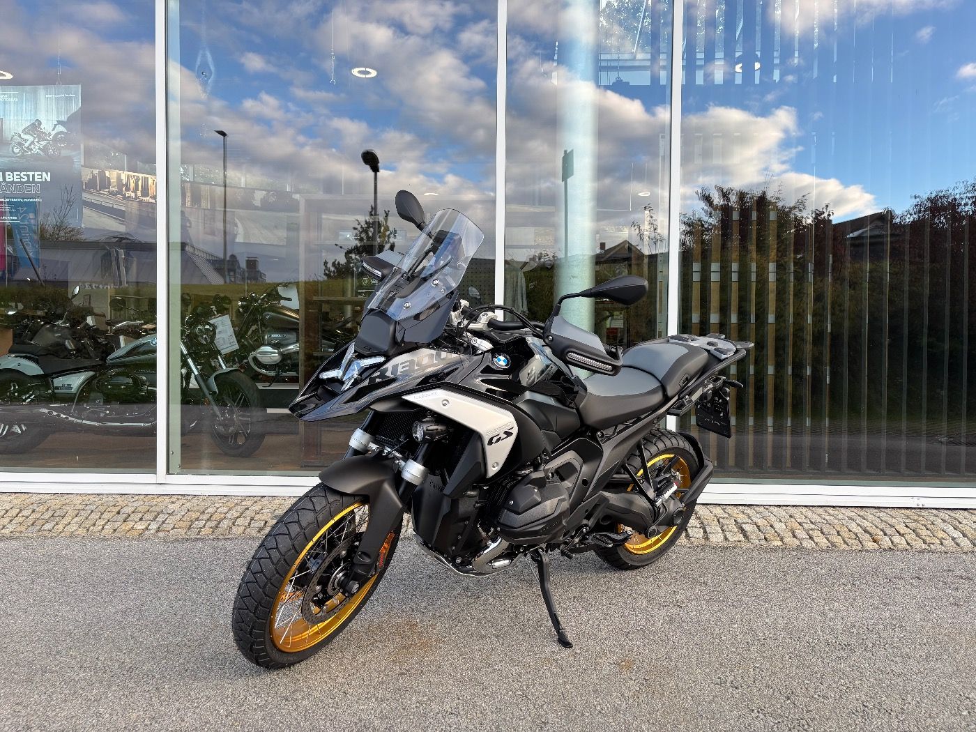 Fahrzeugabbildung BMW R 1300 GS Triple Black ASA