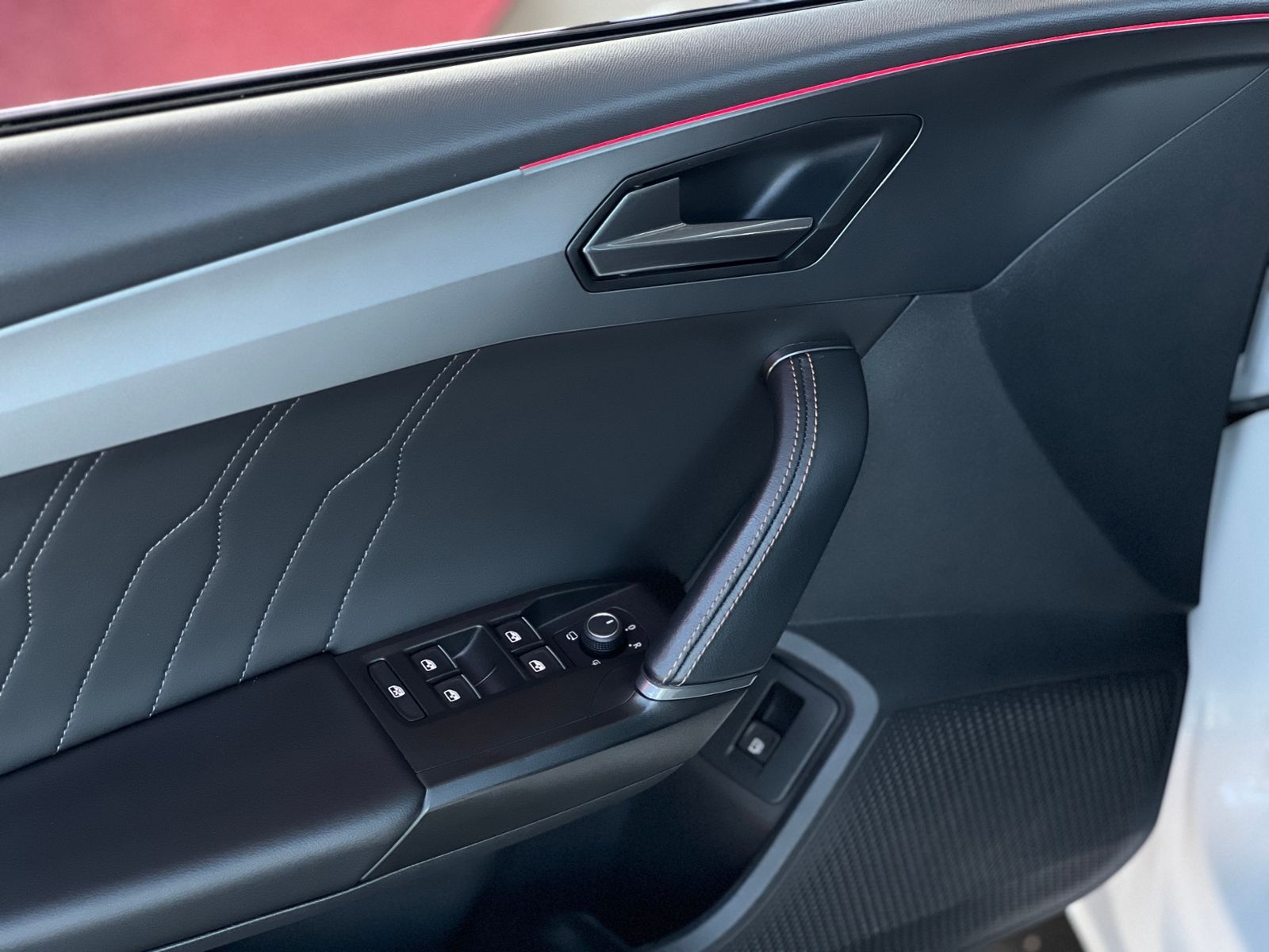 Fahrzeugabbildung CUPRA Leon Lim. VZ e-Hybrid FULL LINK LED NAVI