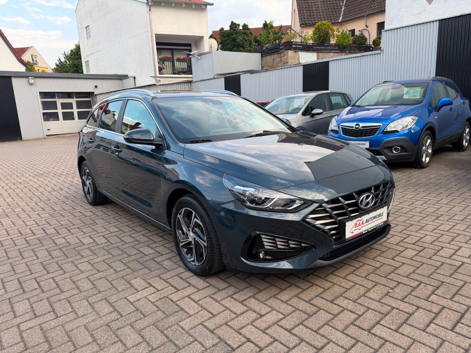 Hyundai i30 cw Trend Mild-Hybrid 1.Hand+56TKM+Kamera+SHZ
