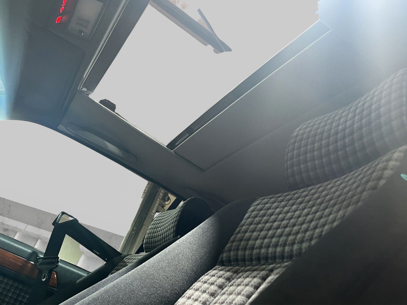 Fahrzeugabbildung Mercedes-Benz 230 CE*W124C*1 Hand*128tkm* Guter Zustand*