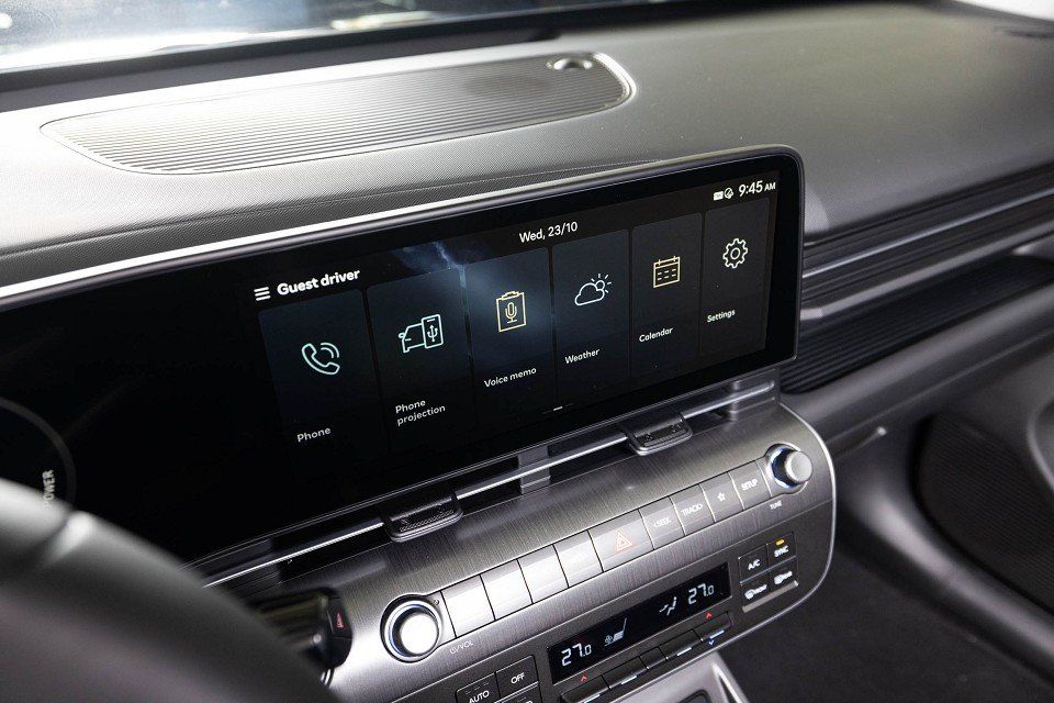 Fahrzeugabbildung Hyundai KONA Elektro 65,4kWh TREND Assi BOSE