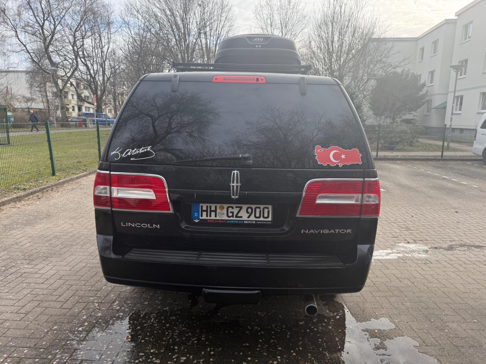 Lincoln Navigator