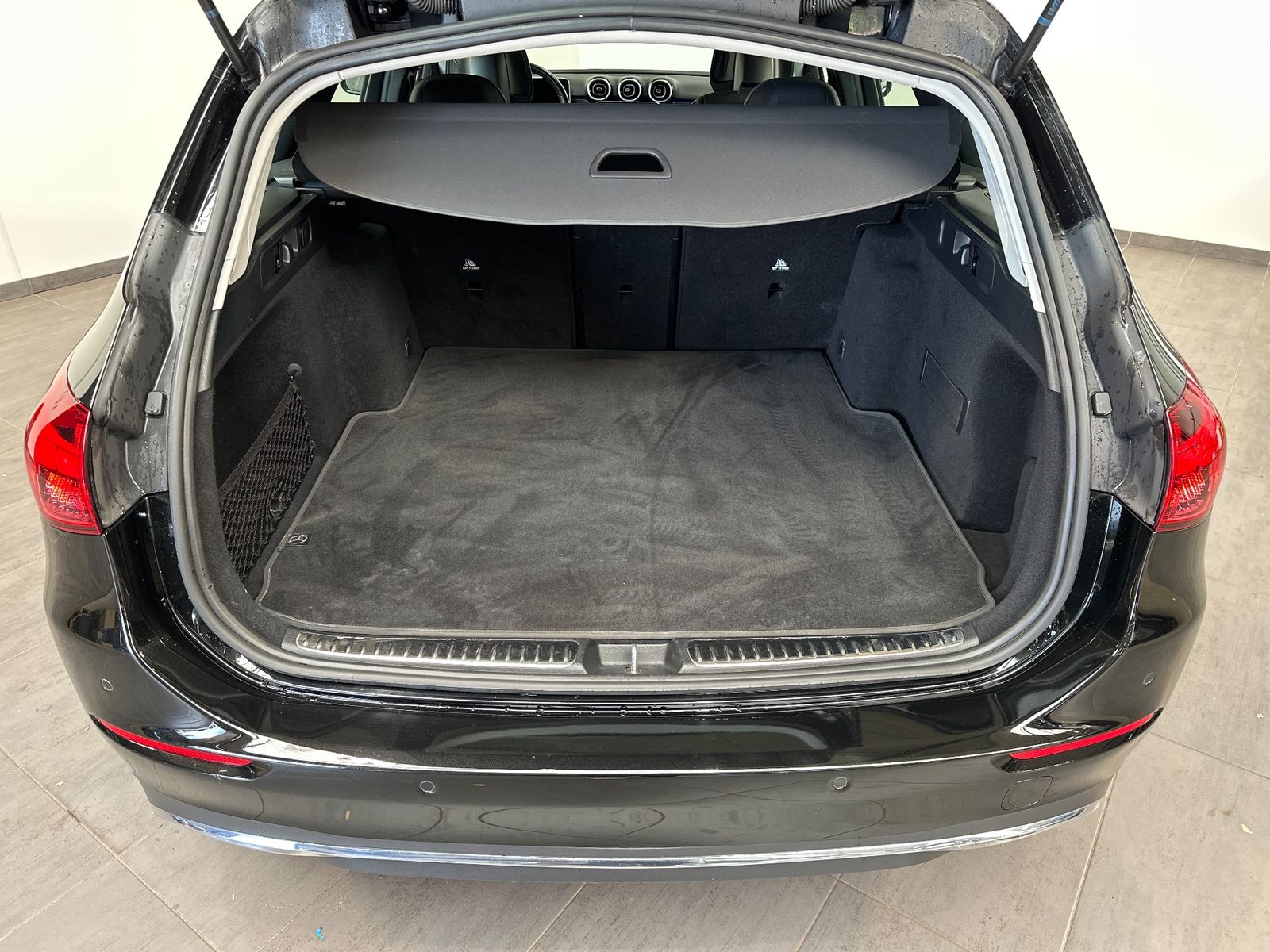 Fahrzeugabbildung Mercedes-Benz C 220d Avantgarde Adv 4Matic NAV+LED+ACC+DISTRO