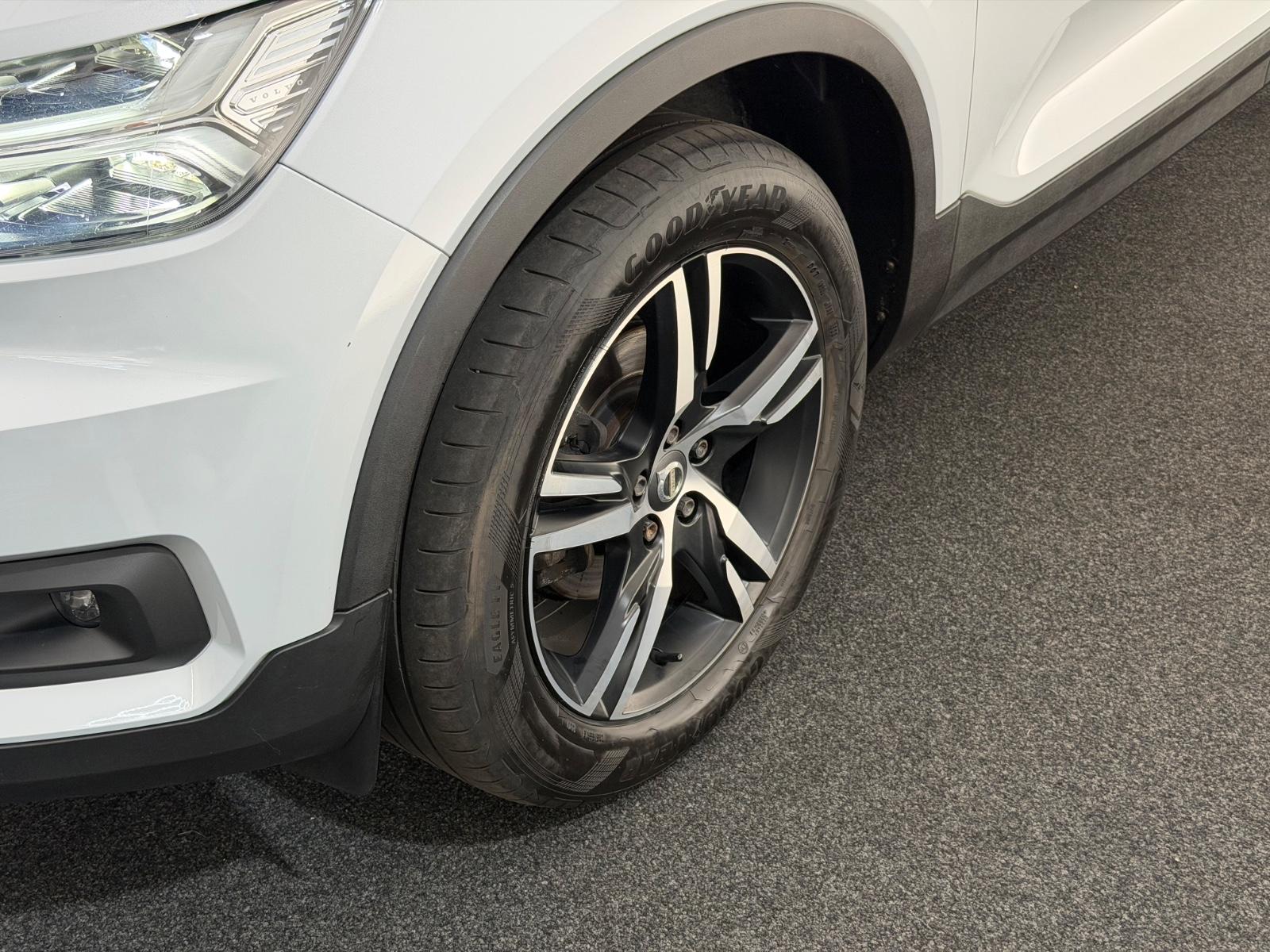 Volvo XC40 T3*R DESIGN*LED-R.KAM-APP-SHZ-LHZ-ACC-WLAN, миниатюра 12