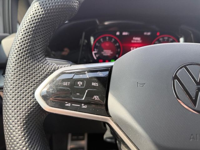 Golf 8 VIII R-Line 1.5 eTSI Navi ACC Apple CarPl