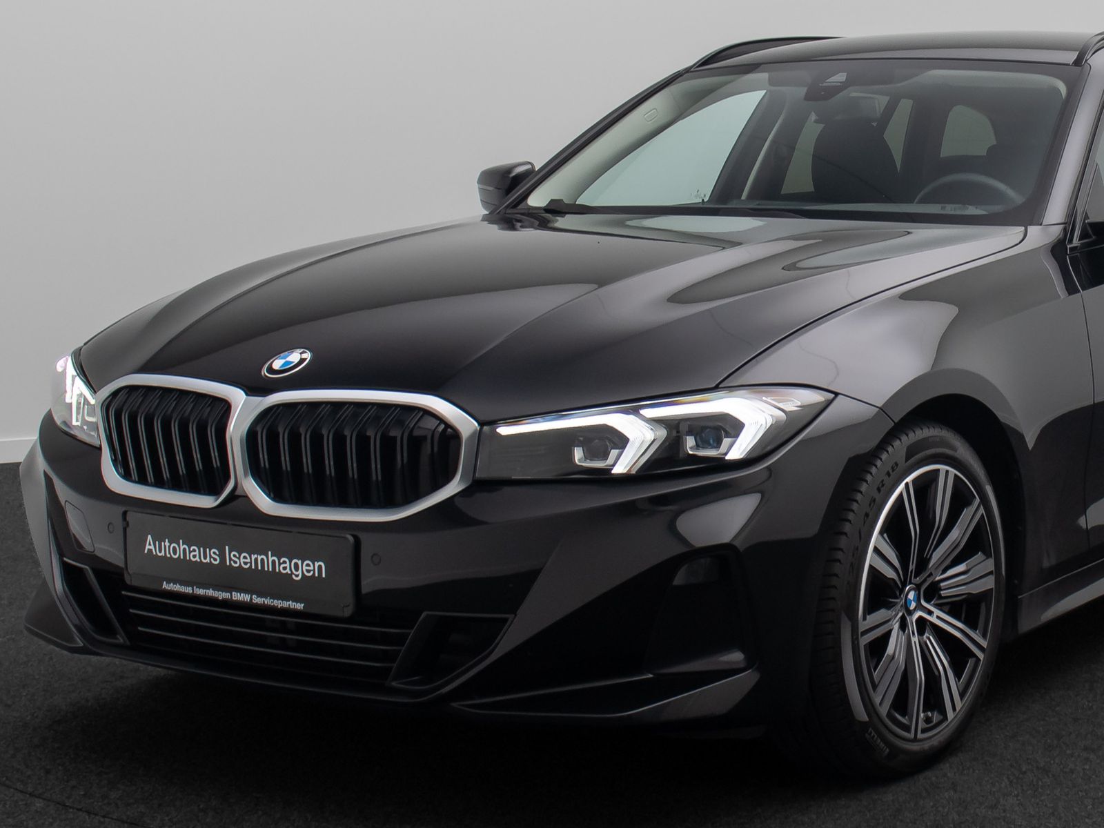 Fahrzeugabbildung BMW 330d H/K GeschwindigReg AHK DAB Widscreen 18Zoll