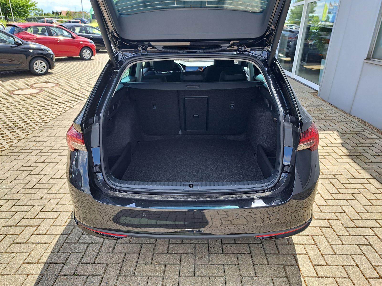 Fahrzeugabbildung SKODA Octavia 2.0 TDI Selection LED KAMERA SITZHEIZUNG