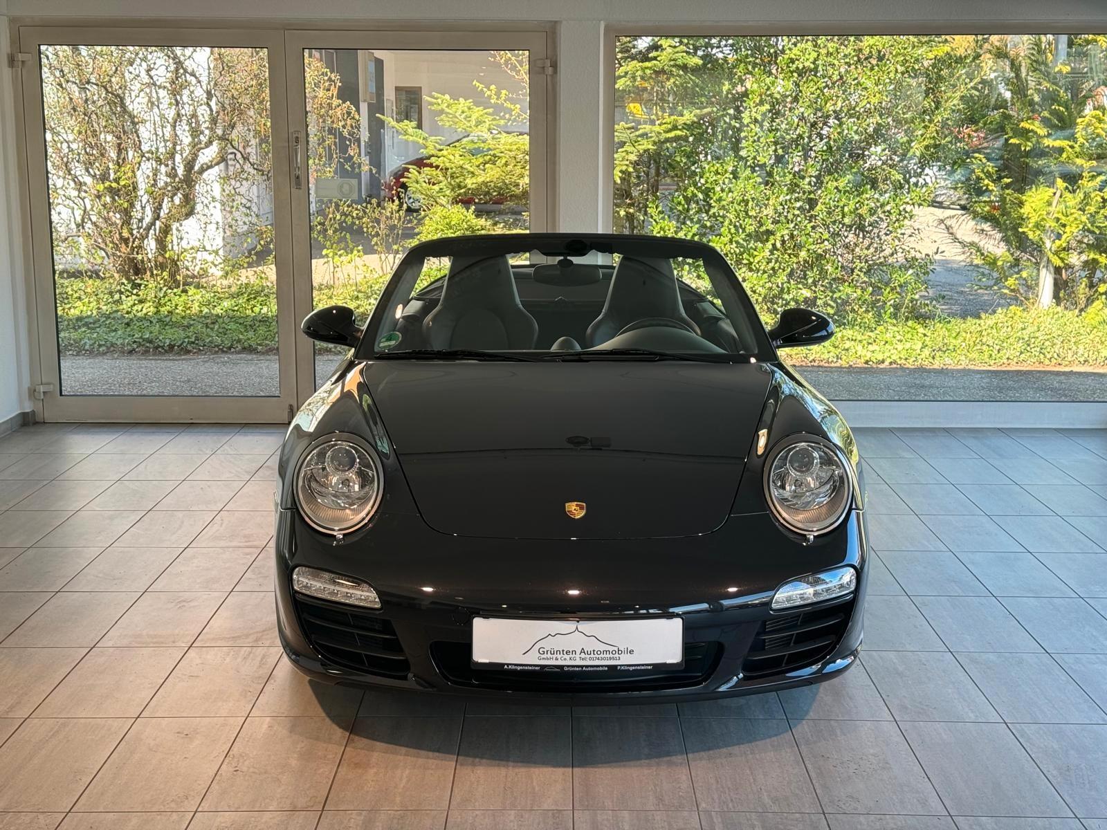 Porsche 911 Carrera Black Edition Cabrio Sport Chrono+