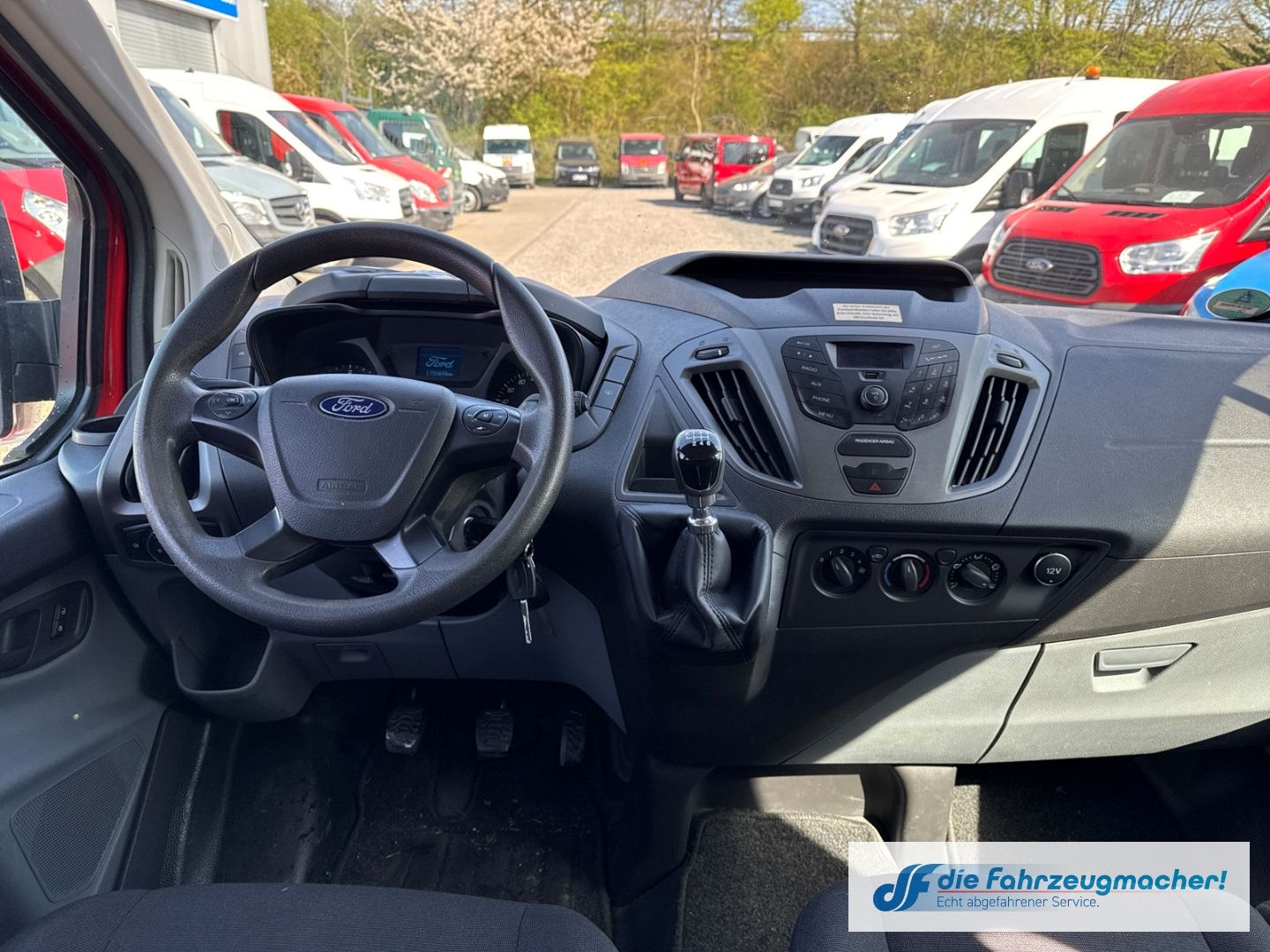 Fahrzeugabbildung Ford Transit Custom Kombi 300 L1 2.2 TDCi *8365