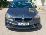 BMW 218 Active Tourer 218i - Automatik-Navi-2. Hand  - blaue BMW 218 Active Tourer