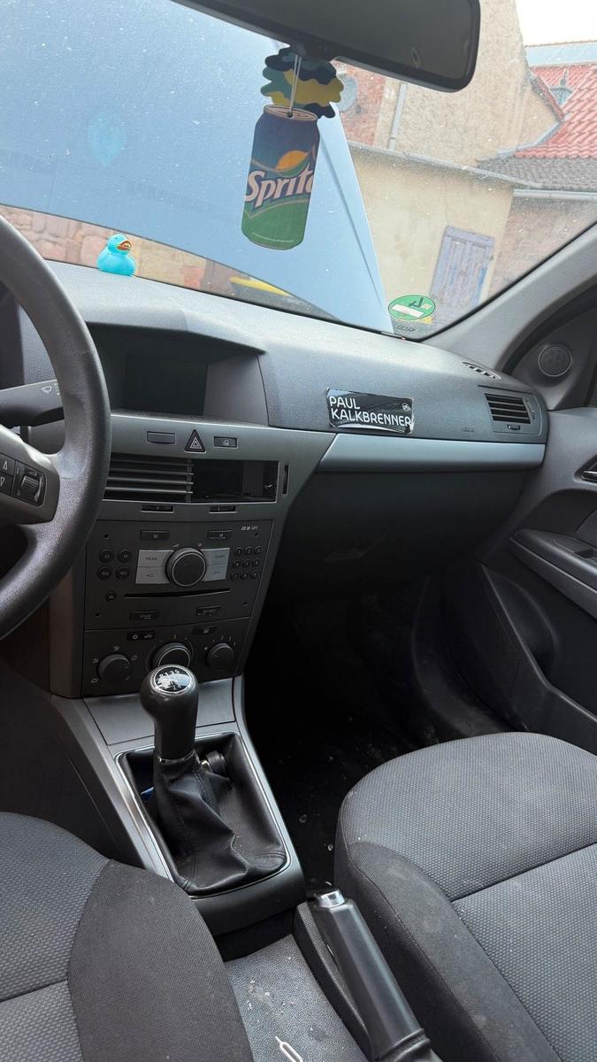 Opel Astra 2006 — photo 12