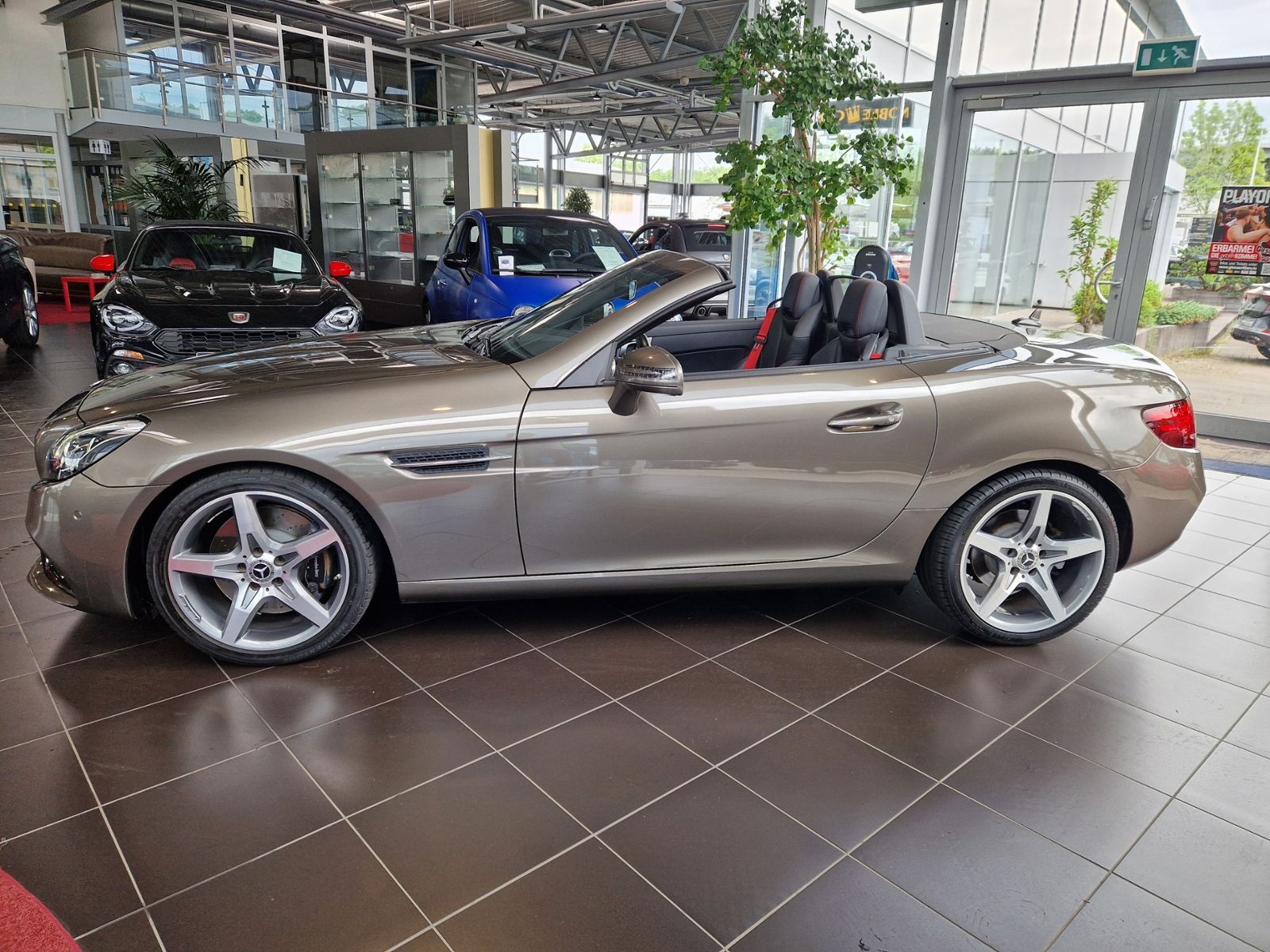 Fahrzeugabbildung Mercedes-Benz SLC 300 AMG MEMORY LED NAVI RFK