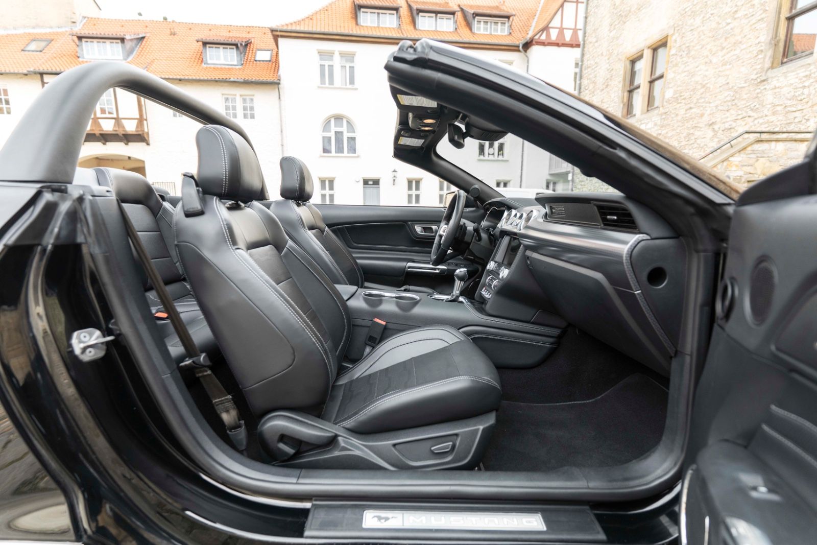 Fahrzeugabbildung Ford Mustang Kabrio GT 5.0L ACC LED KAM NAV SHZ/K