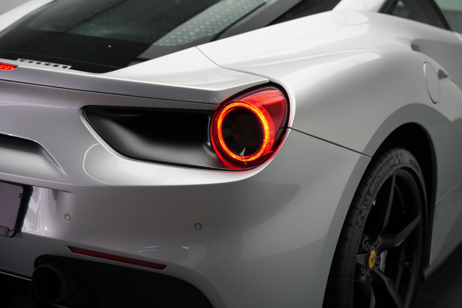 Fahrzeugabbildung Ferrari 488 GTB GTB Coupé DCT/SCUDERIA/KAMERA/