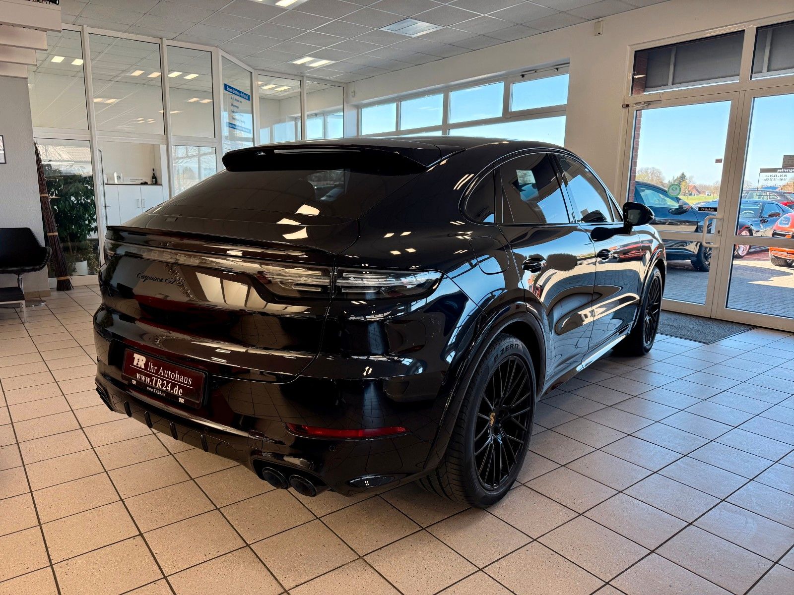 Fahrzeugabbildung Porsche Cayenne GTS Coupe SportDesign/HeadUP/ACC/Keyless