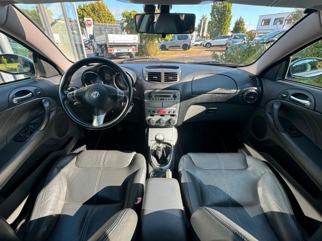 ALFA ROMEO GT 3.2 V6 24V Distinctive disegno BERTONE