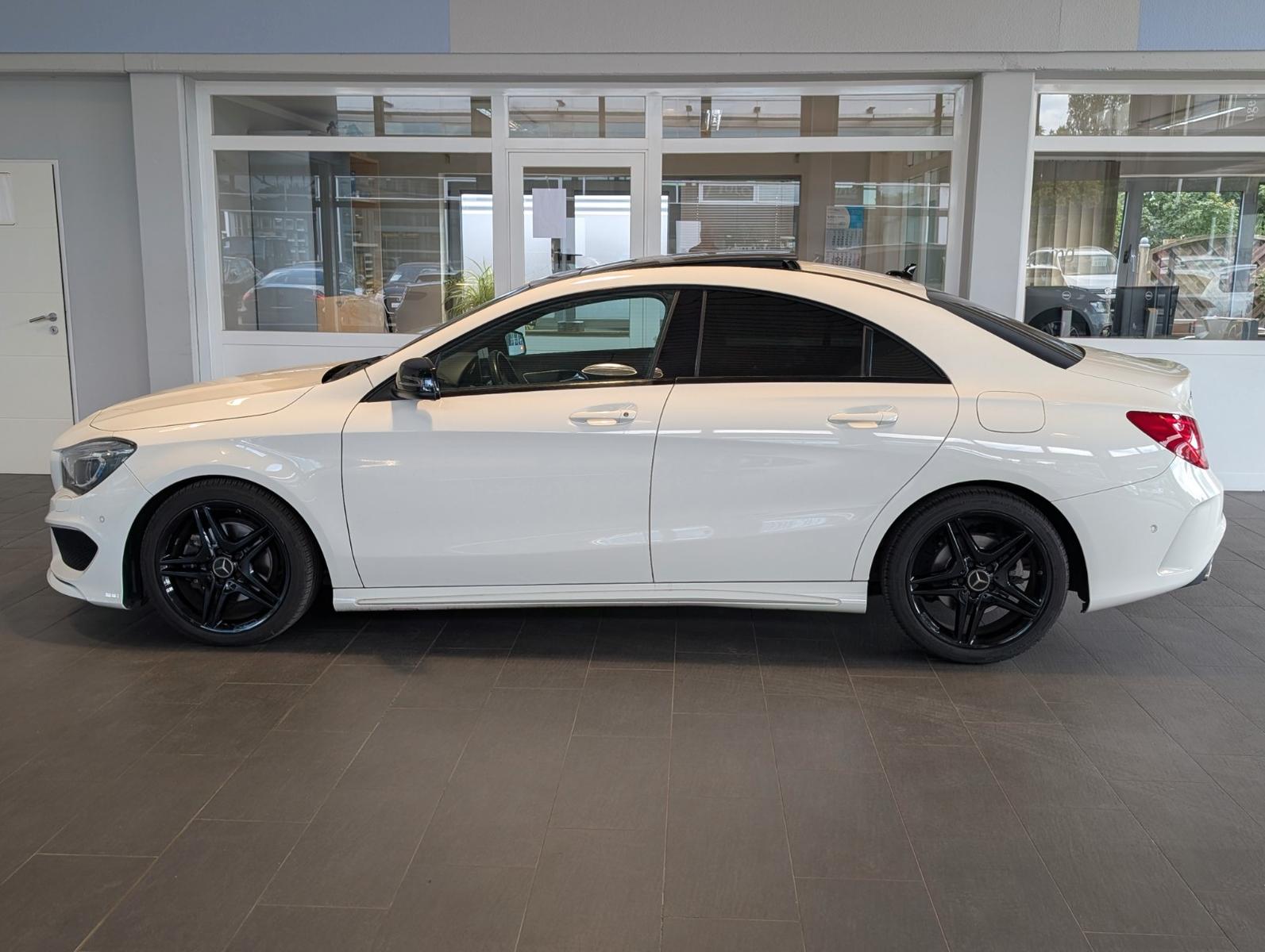 Mercedes-Benz CLA 200 AMG Line*Panorama*Xenon*Sitzh.*