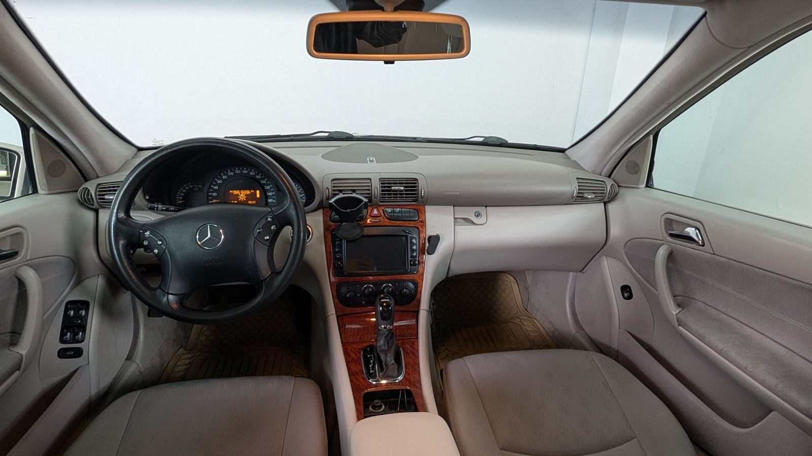 Fahrzeugabbildung Mercedes-Benz C 180 HU/AU bis 12.27 * Sitzhzg. * Schiebedach *