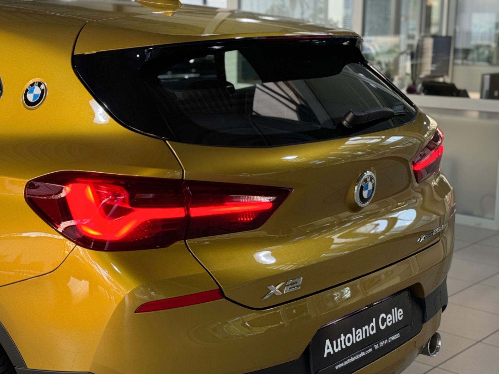 Fahrzeugabbildung BMW X2 xD25d Panorama Kamera DAB HiFi ACC LED Sport