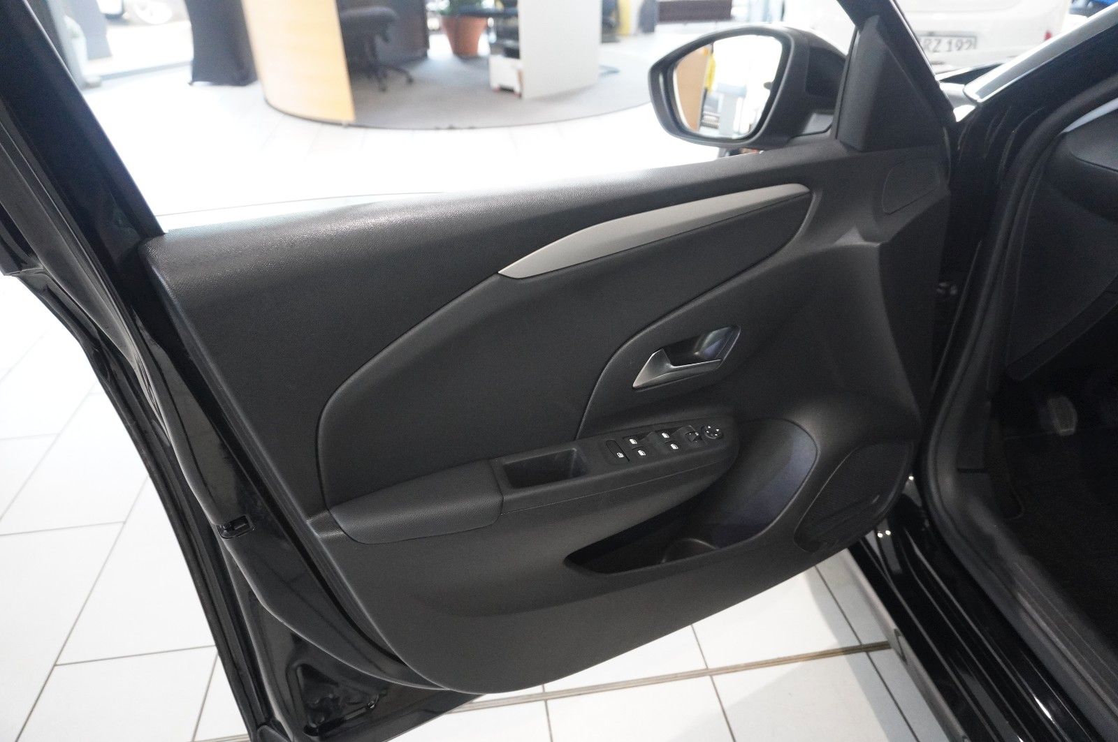 Fahrzeugabbildung Opel Corsa F 1.2 EDITION NAVI/KAMERA/TEMP./PDC/DAB+