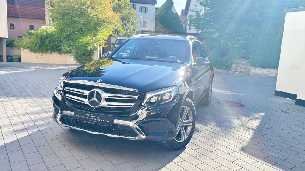 Image of Mercedes-Benz GLC 300