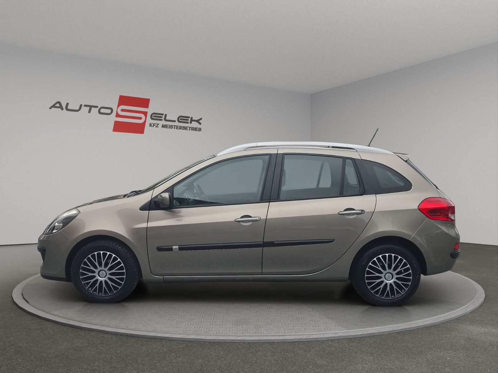Fahrzeugabbildung Renault Clio Grandtour Edition Dynamique Tüv Service Neu