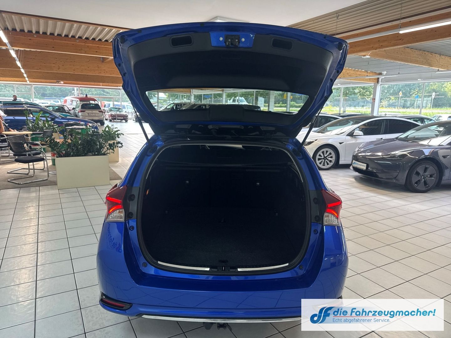 Fahrzeugabbildung Toyota Auris Touring Sports Hybrid 1.8  Klimaautom Spur