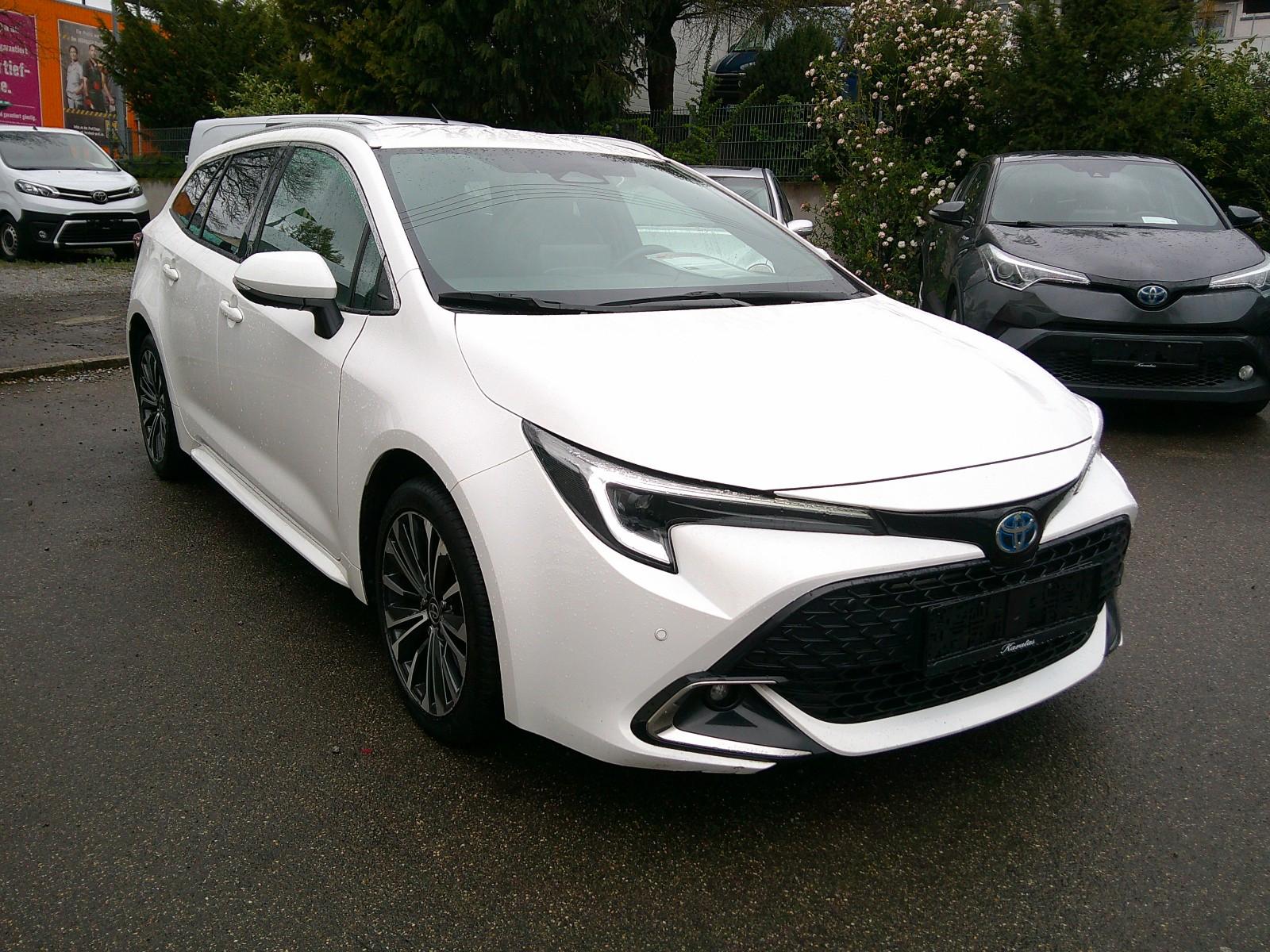 Toyota Corolla Touring 2.0 Sports Hybrid Team D
