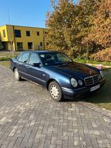 Mercedes-Benz Mercedes Benz E200 W210 - Mercedes-Benz E 200: Limousine, W210