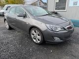 Opel Astra J Lim. 5-trg. Innovation - Opel Astra aus 2010: J