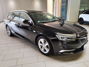 Fotografie des Opel Insignia Sports Tourer 2.0 Diesel Aut. Business