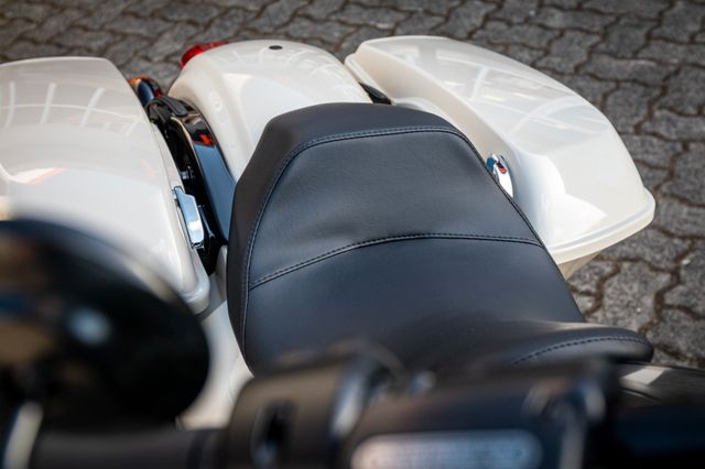 Fahrzeugabbildung Harley-Davidson ROAD GLIDE ST 117 MY23 FLTRXST Jetzt bestellen!
