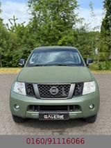 Nissan Pathfinder 2.5 dCi XE STIER BUNDESWEHR - Nissan Pathfinder mit Diesel-Antrieb