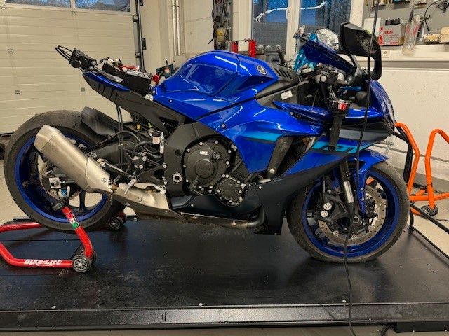 Yamaha YZF-R1