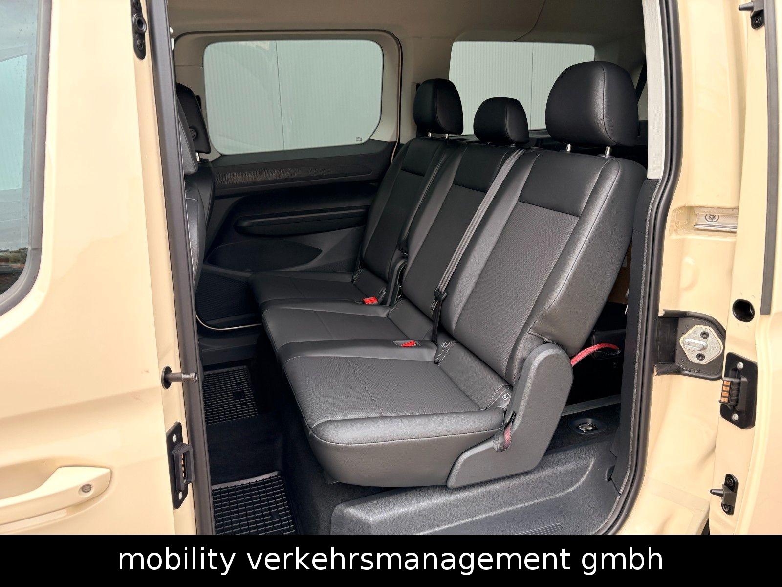 Volkswagen Maxi DSG LED Taxi / Mietwagen Rollstuhl 7-Sitzer