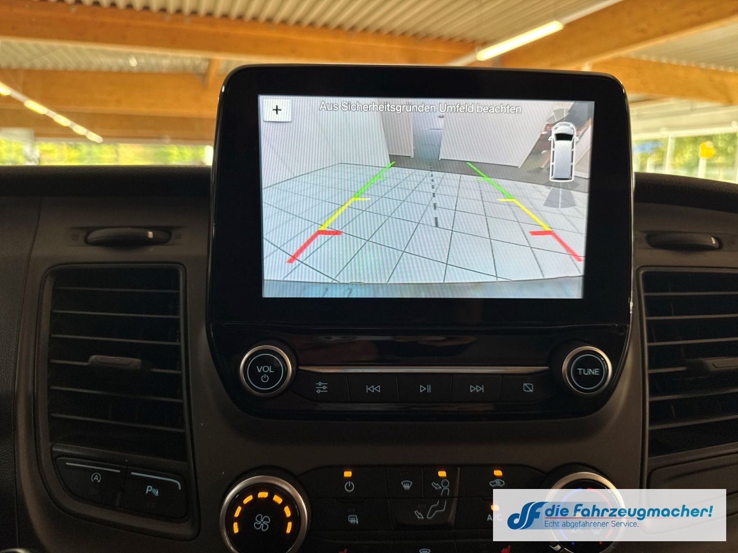 Fahrzeugabbildung Ford Transit Custom Kasten 340 L2 Trend 2.0 TDCi Navi