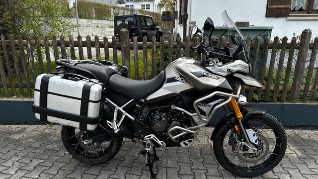 Triumph TIGER 900 RALLY PRO SCHECKHEFT! SEITENKOFFER!