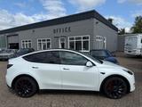 Tesla Model Y Long Range Dual AWD Performance Paket - Tesla in Köln
